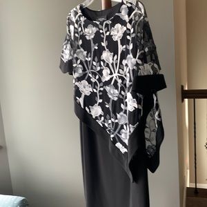 R&M Richards black Cocktail Dress with Embroidered Floral Capelet Overlay 8P